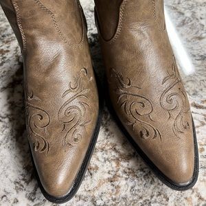 Roper Size 7.5 brand new cowboy boots